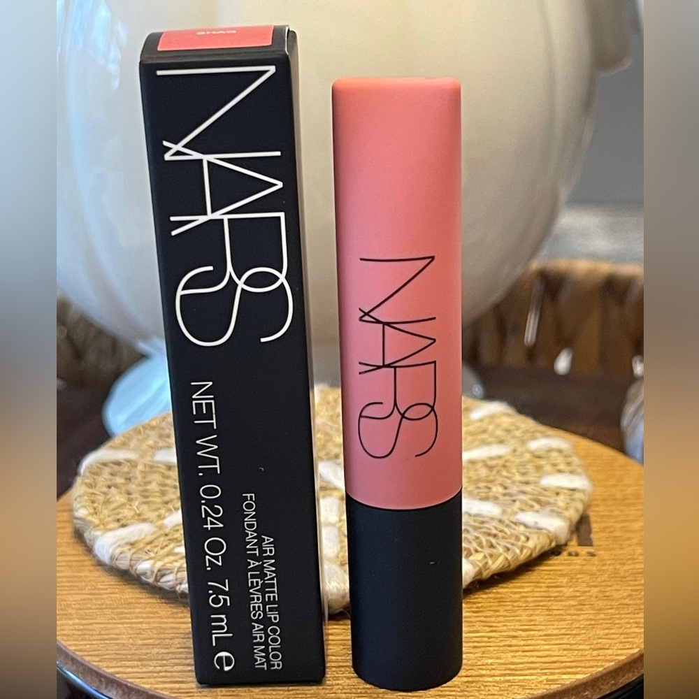 NARS Air Matte Lipstick In Shag (Rose Nude) - Picture 9 of 11